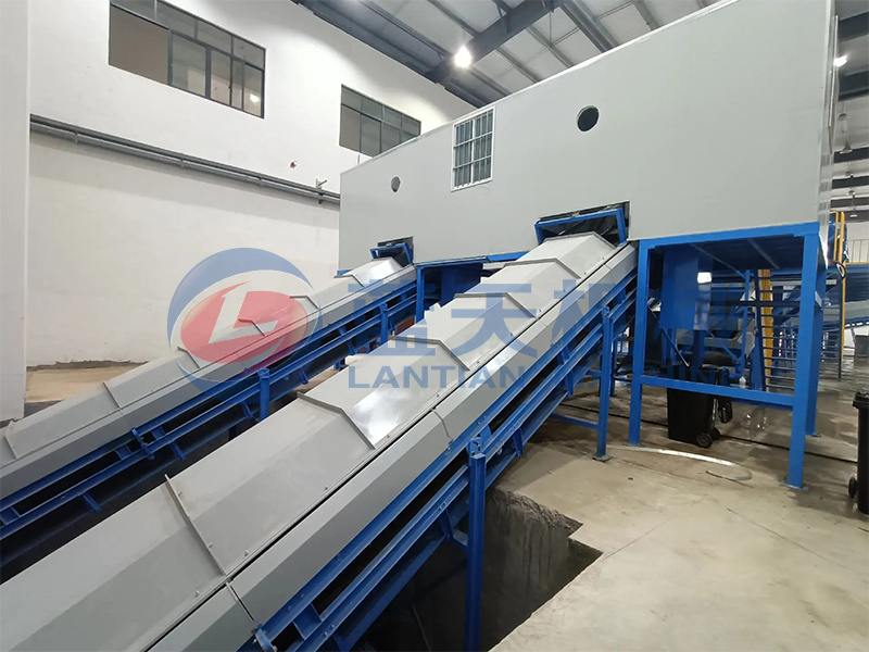 Our garbage sorting machine are of good quality and reasonable price, Philippine customers came to our factory to test the machines and bought them.